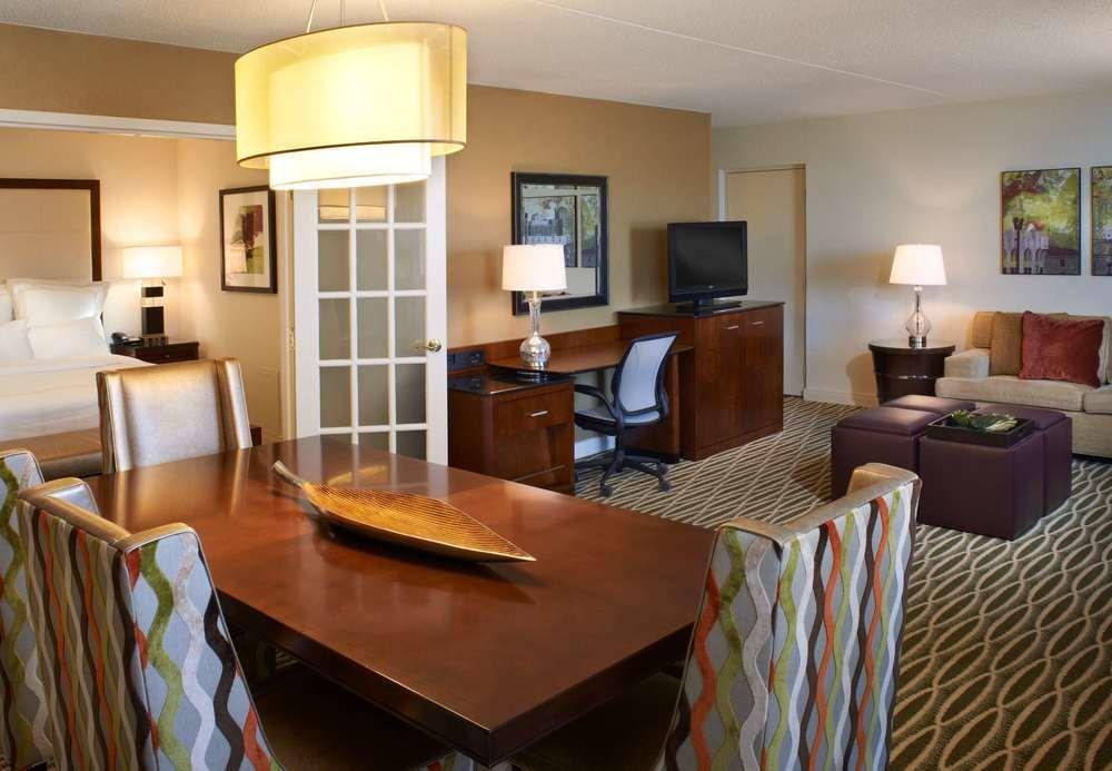 Отель Charleston Marriott Town Center Экстерьер фото