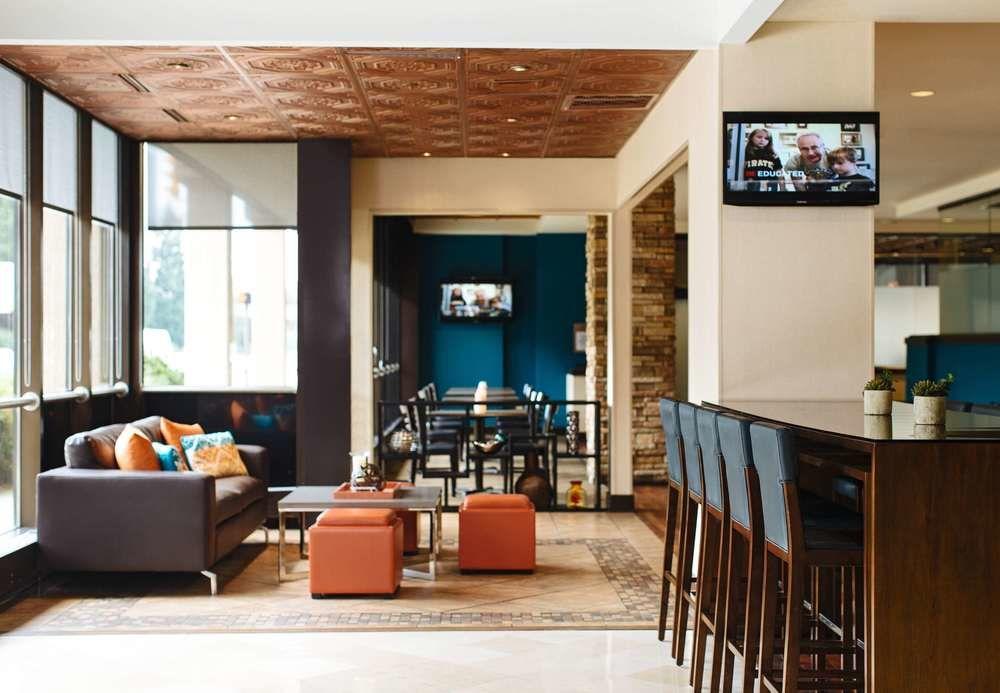 Отель Charleston Marriott Town Center Экстерьер фото