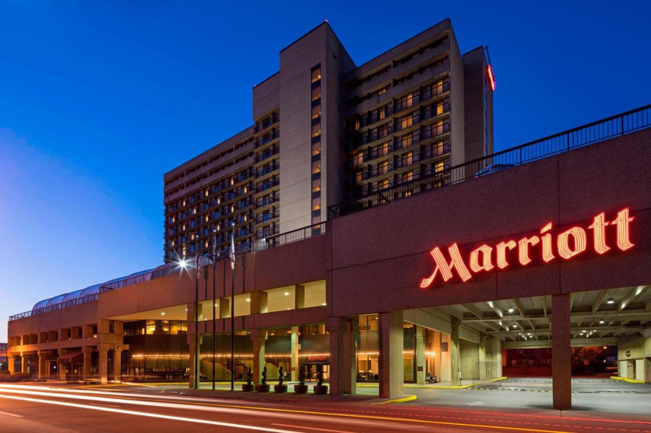 Отель Charleston Marriott Town Center Экстерьер фото