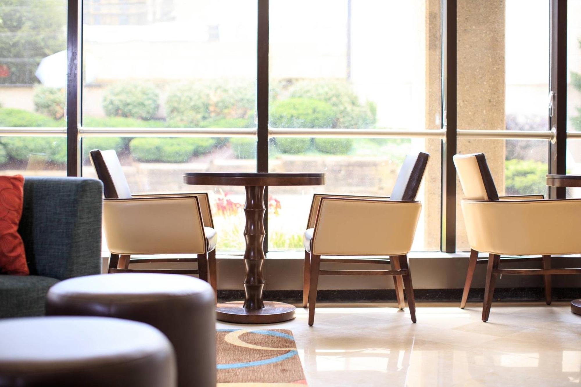 Отель Charleston Marriott Town Center Экстерьер фото