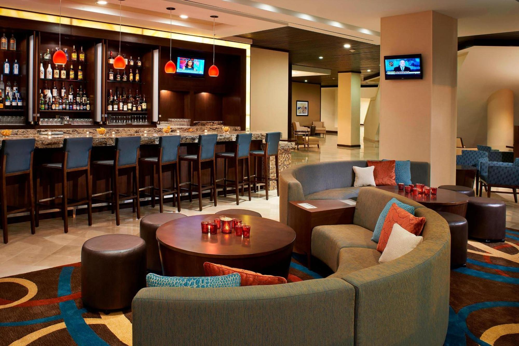 Отель Charleston Marriott Town Center Экстерьер фото