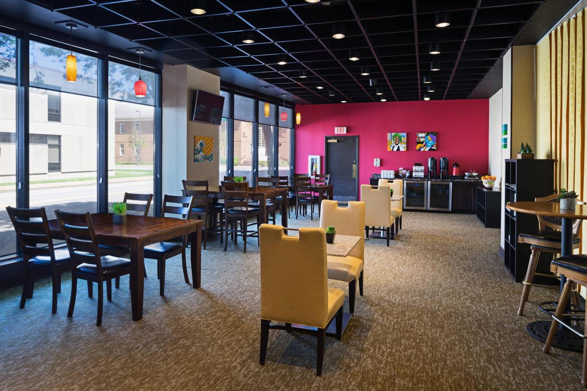 Отель Charleston Marriott Town Center Экстерьер фото