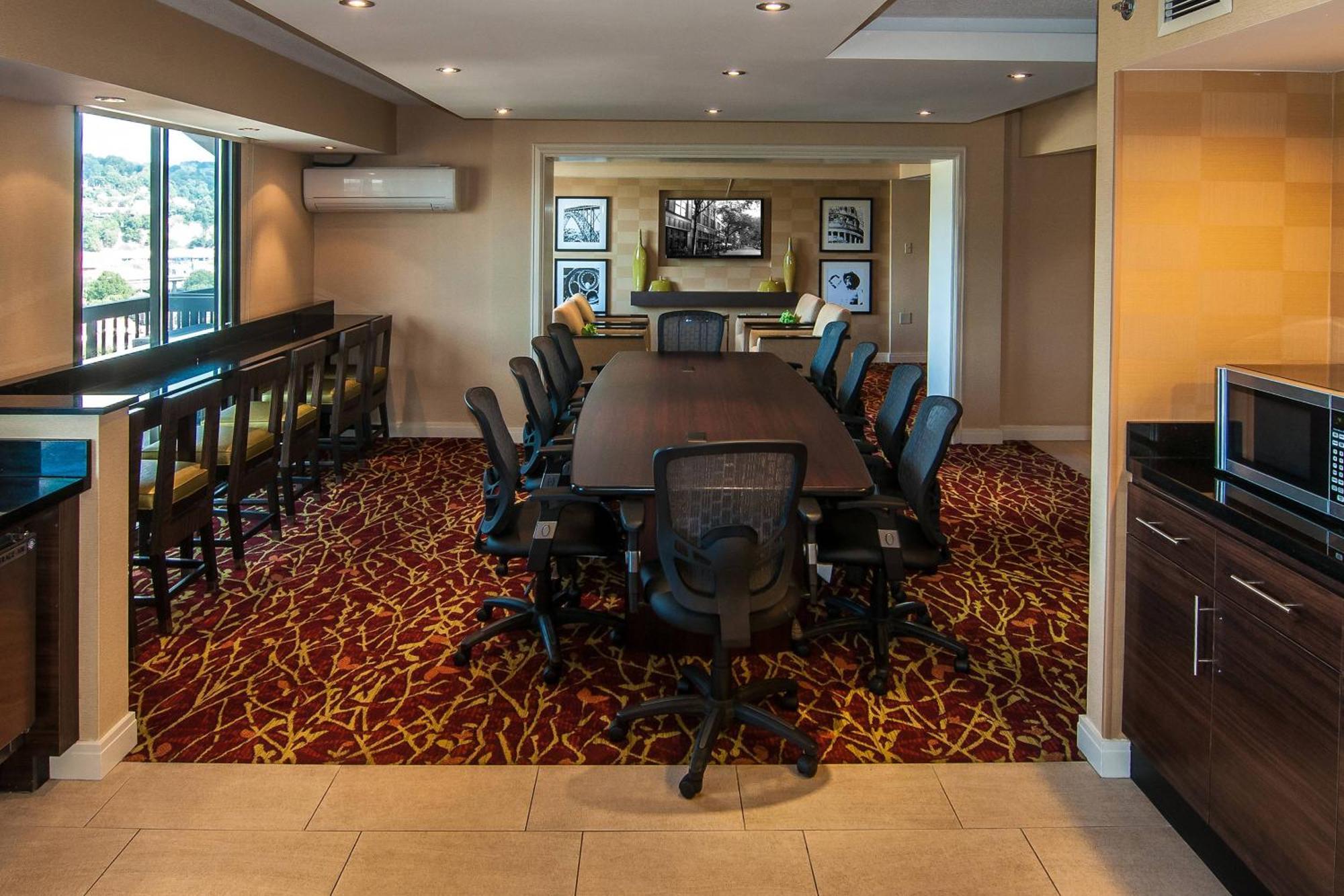 Отель Charleston Marriott Town Center Экстерьер фото