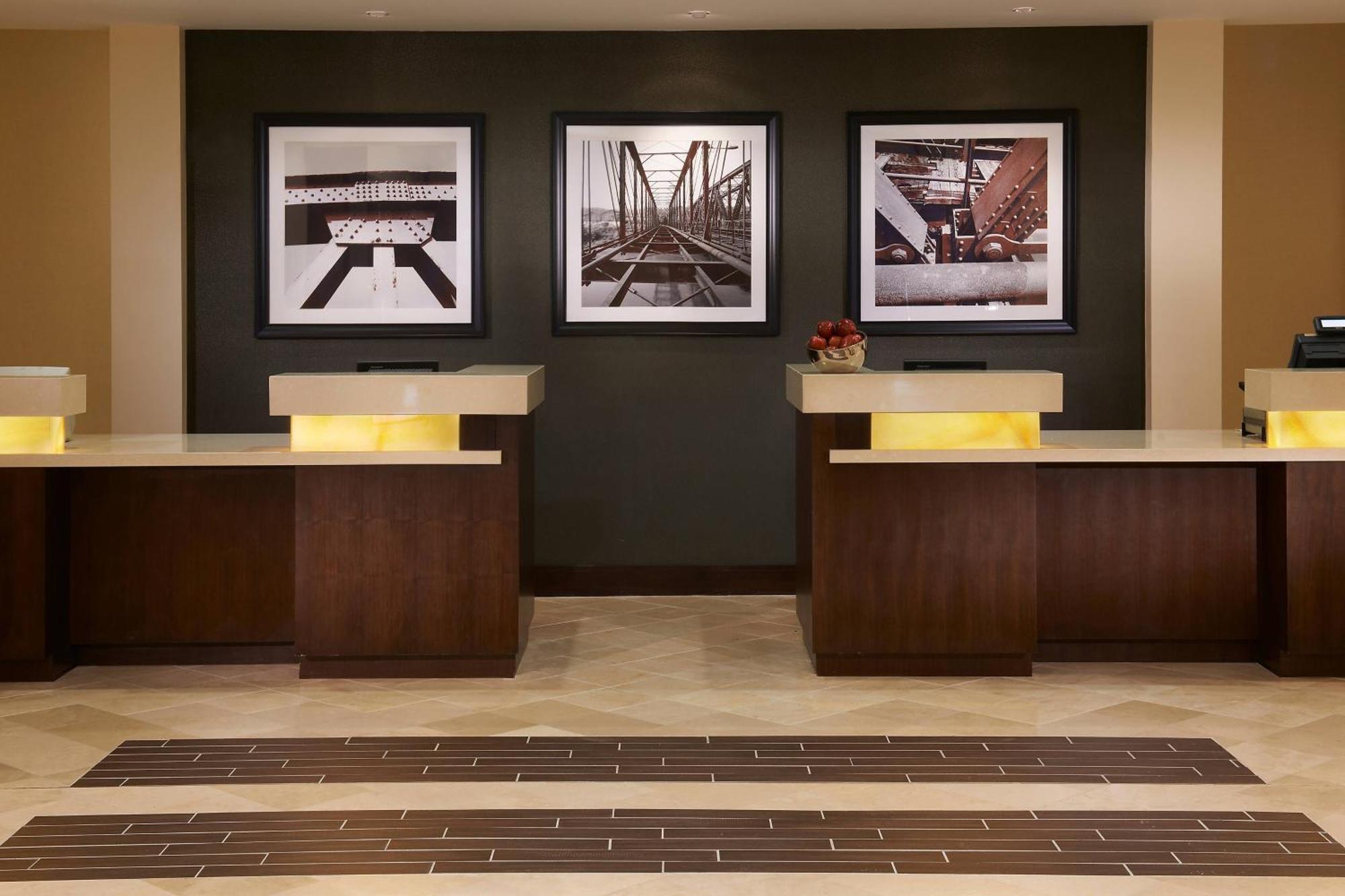Отель Charleston Marriott Town Center Экстерьер фото