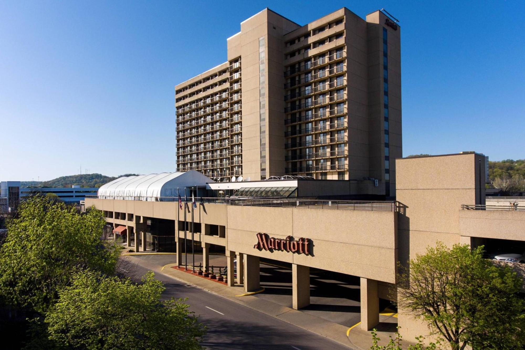 Отель Charleston Marriott Town Center Экстерьер фото