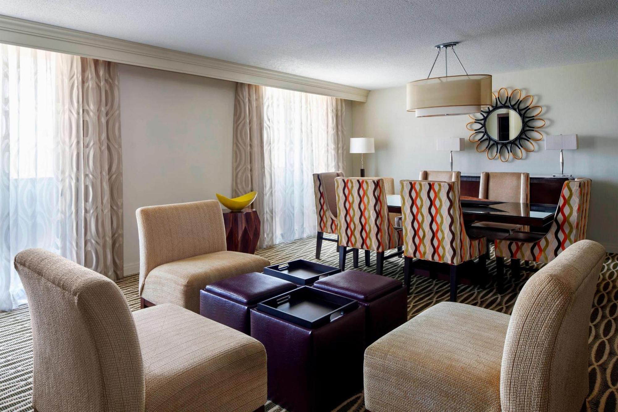 Отель Charleston Marriott Town Center Экстерьер фото