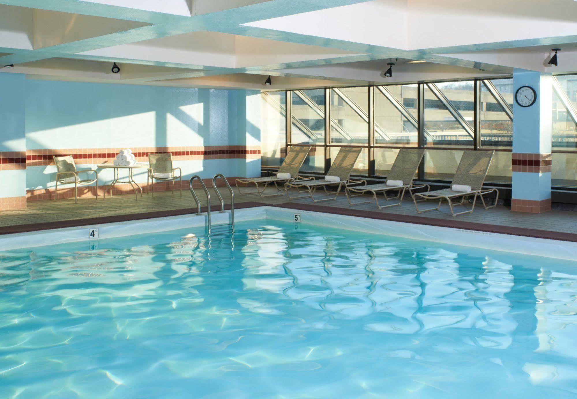 Отель Charleston Marriott Town Center Экстерьер фото