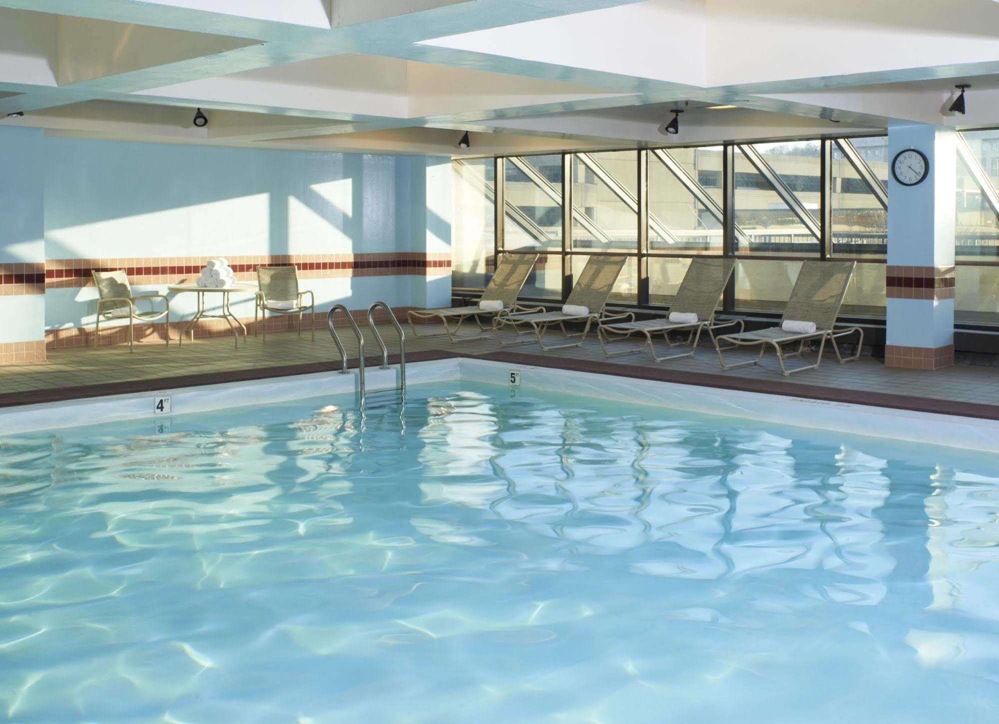 Отель Charleston Marriott Town Center Экстерьер фото