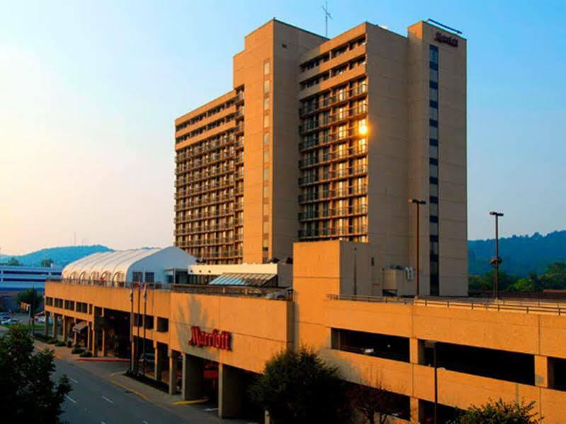 Отель Charleston Marriott Town Center Экстерьер фото