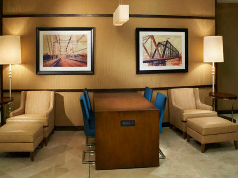 Отель Charleston Marriott Town Center Экстерьер фото