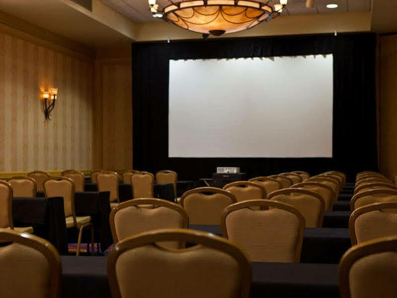 Отель Charleston Marriott Town Center Экстерьер фото